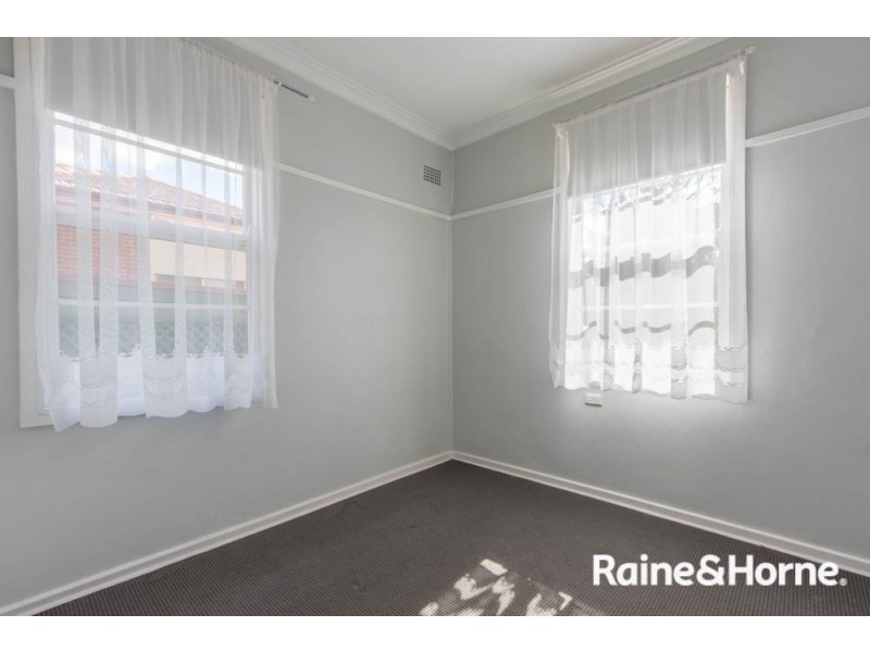438 Howick Street, West Bathurst NSW 2795