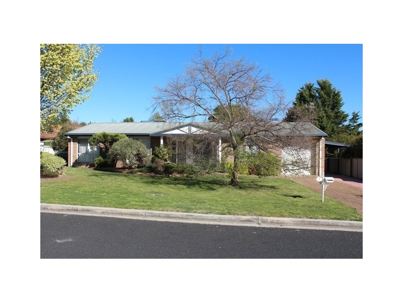 8 Abercrombie Dr, Bathurst NSW 2795