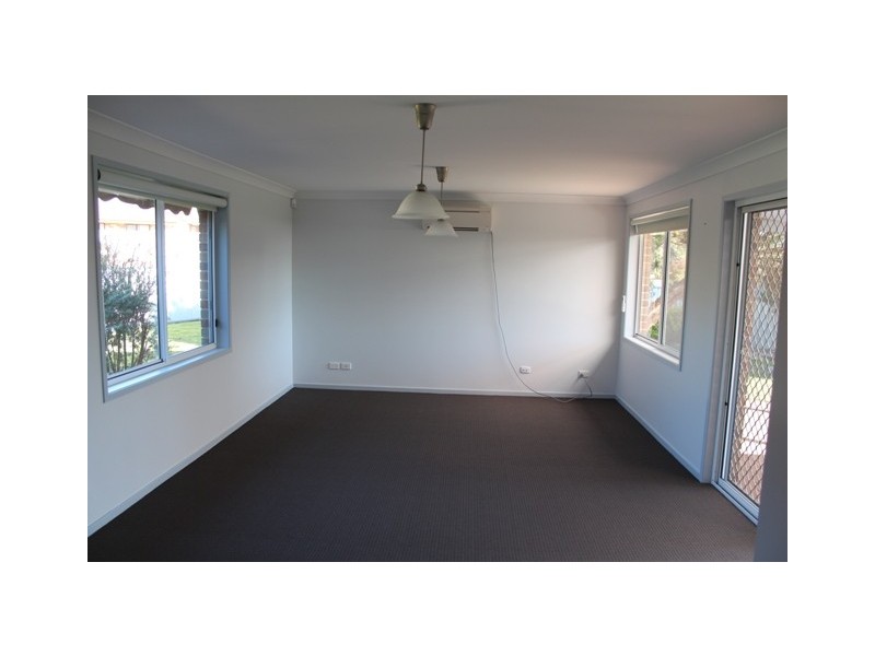 8 Abercrombie Dr, Bathurst NSW 2795