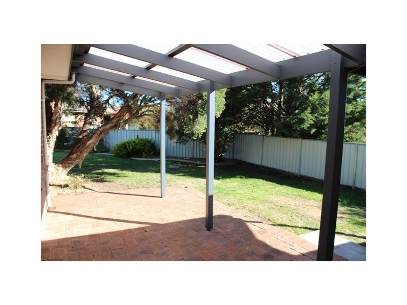 8 Abercrombie Dr, Bathurst NSW 2795