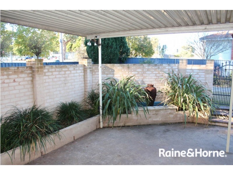 2 Cutler Street, West Bathurst NSW 2795