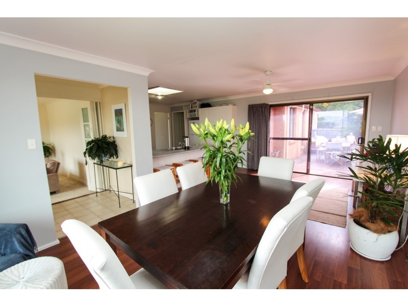 9 Parsons Cl, Bathurst NSW 2795