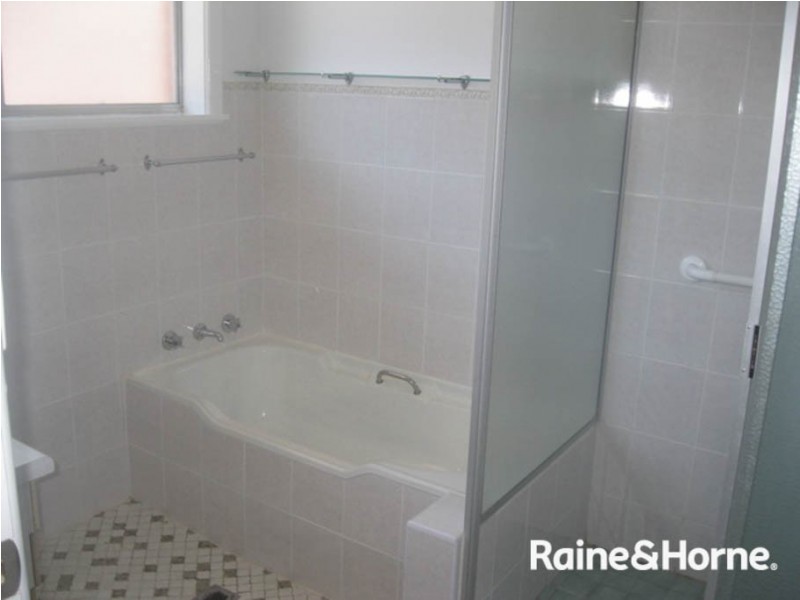 6 Miriyan Drive, Kelso NSW 2795