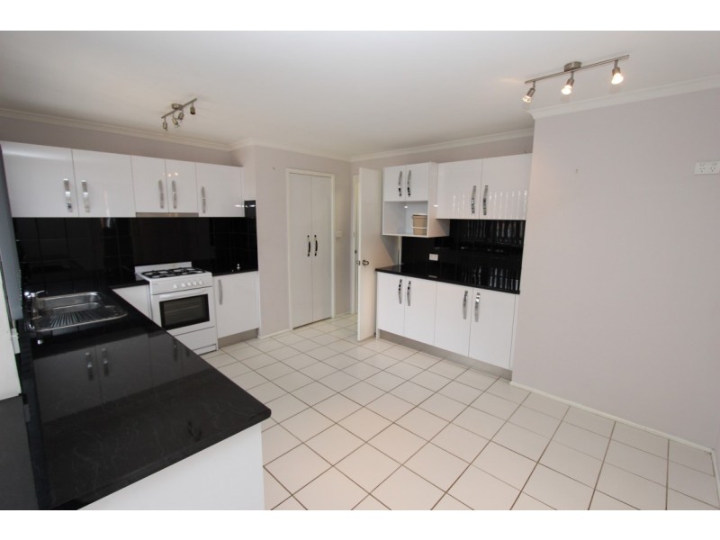 32 Miriyan Drive, Bathurst NSW 2795