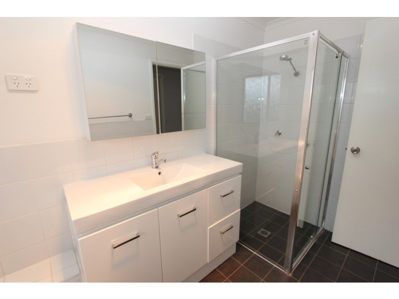 32 Miriyan Drive, Bathurst NSW 2795