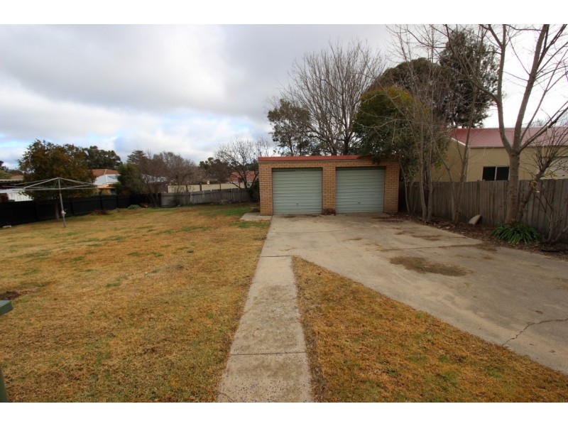 32 Miriyan Drive, Bathurst NSW 2795