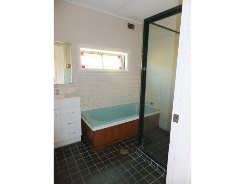 166 Lambert, Bathurst NSW 2795