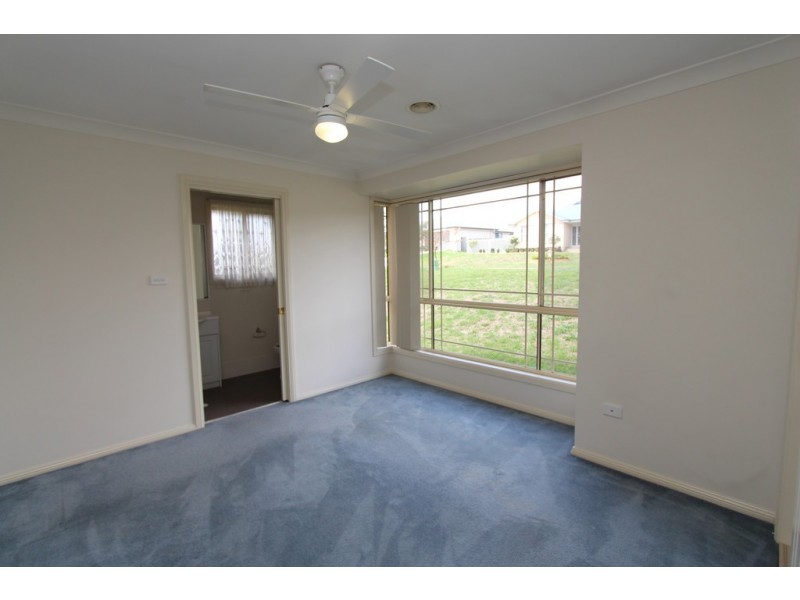 26 Sapphire Crescent, Bathurst NSW 2795