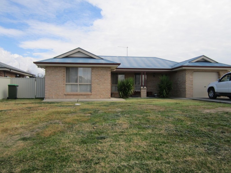 6 Todd Street, Bathurst NSW 2795