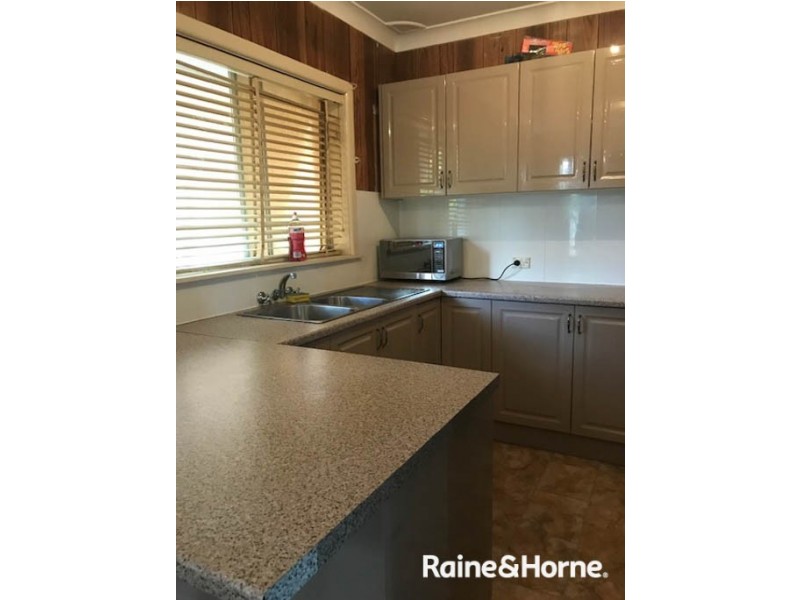 1 Violet Street, South Bathurst NSW 2795