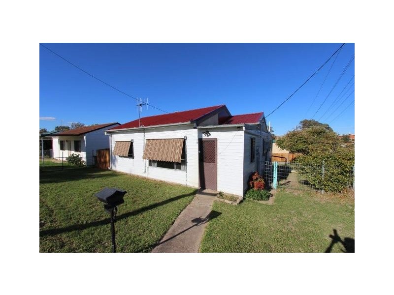 12 Moresby Way, Bathurst NSW 2795