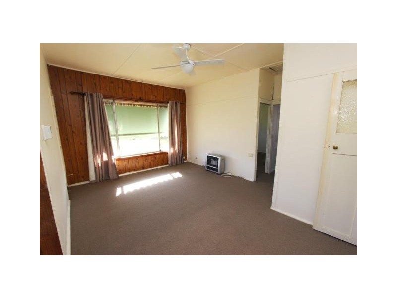 12 Moresby Way, Bathurst NSW 2795