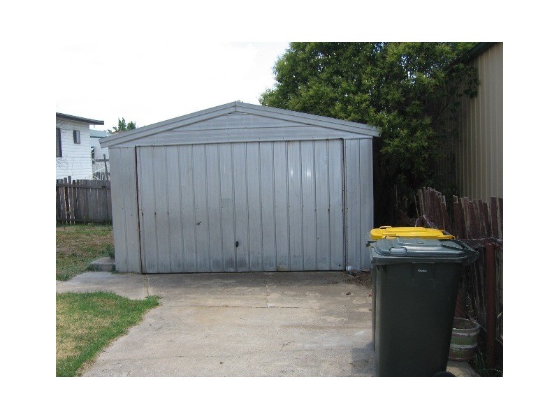 12 Moresby Way, Bathurst NSW 2795