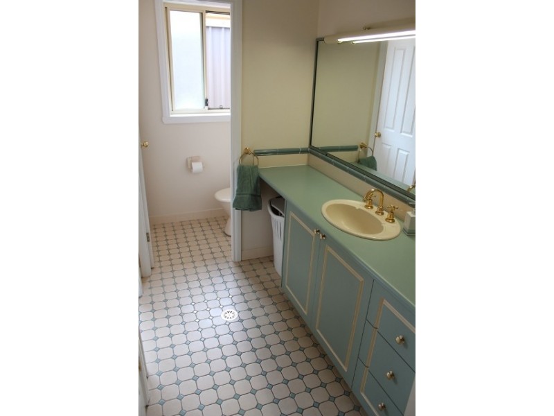 13 Wentworth Drive, Bathurst NSW 2795