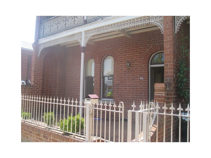 52 Bentinck St, Bathurst NSW 2795