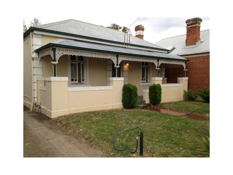 220 Rocket St, Bathurst NSW 2795