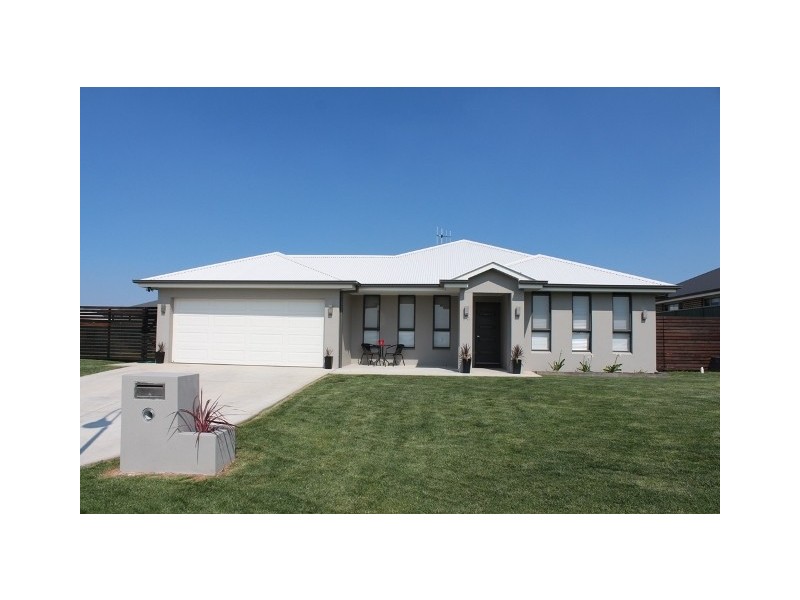50 Westbourne Drive, Bathurst NSW 2795