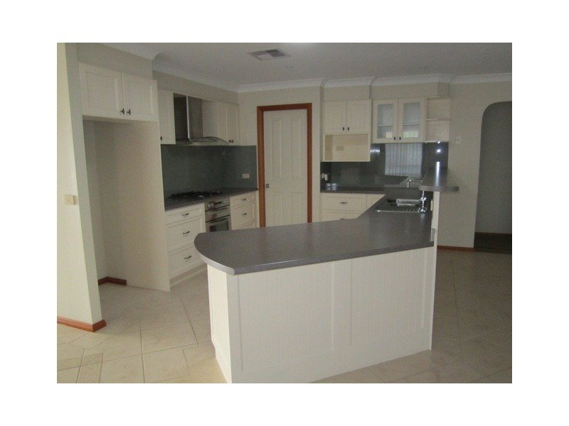 48 Darwin Dr, Bathurst NSW 2795