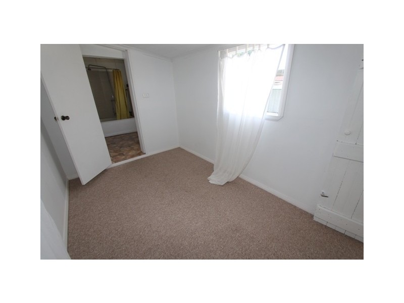 7 Devonshire Ln, Bathurst NSW 2795