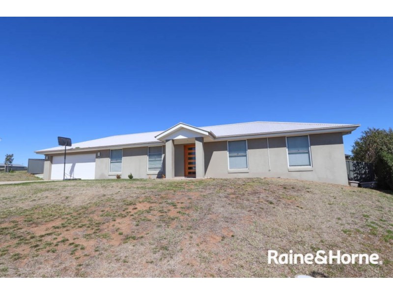 23 Cheviot Drive, Kelso NSW 2795