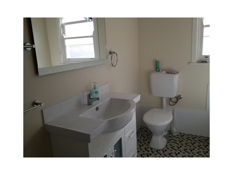 9 Lewins St, Bathurst NSW 2795