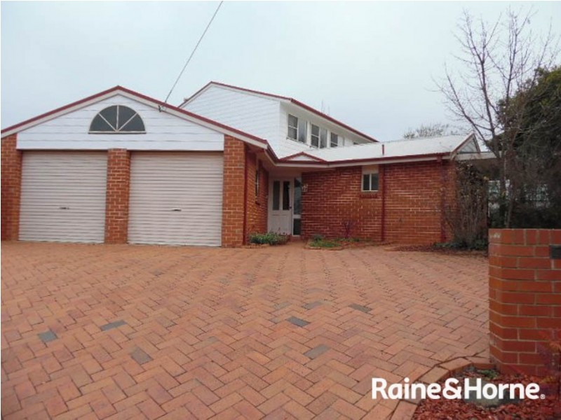 20 Ophir St, Bathurst NSW 2795