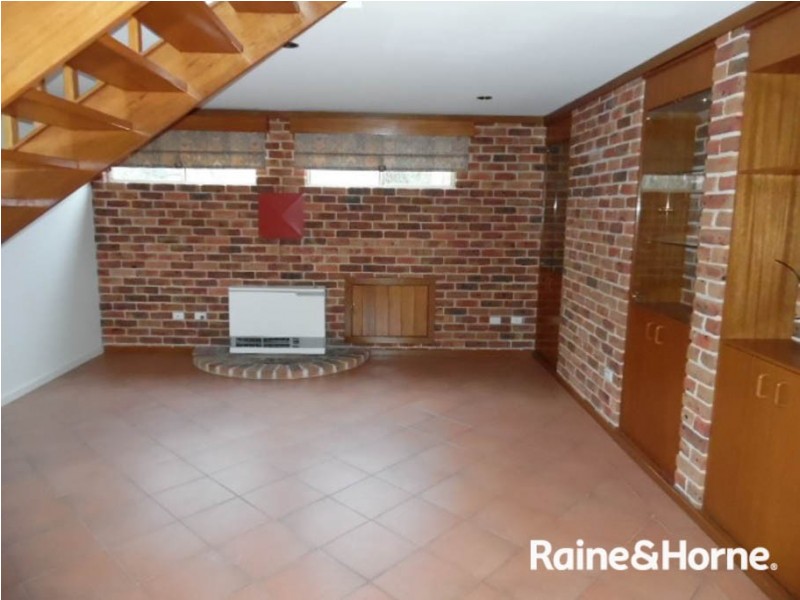 20 Ophir St, Bathurst NSW 2795