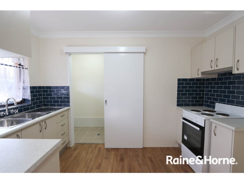 4/143 Lambert St, Bathurst NSW 2795