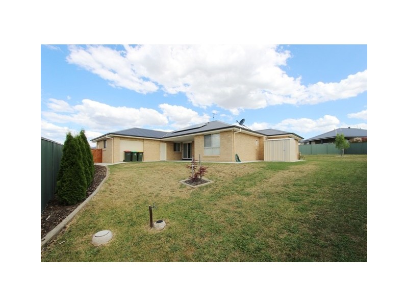 4 Mulley close, Bathurst NSW 2795
