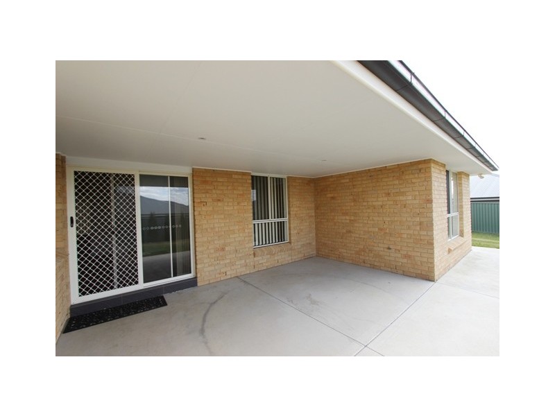 4 Mulley close, Bathurst NSW 2795