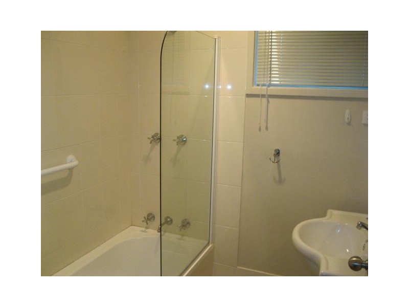 19 Red Gum Pl, Bathurst NSW 2795