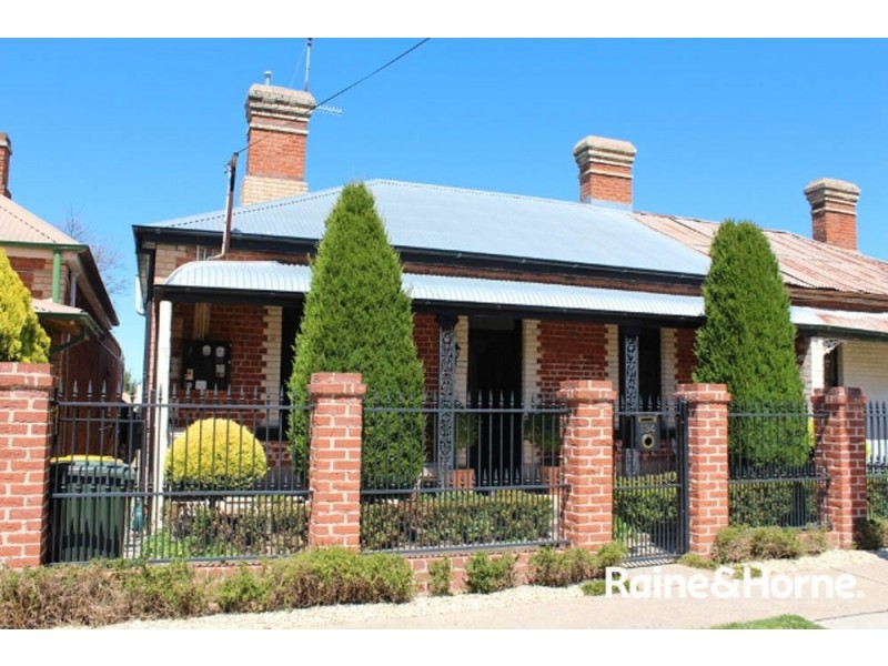 134 Seymour Street, Bathurst NSW 2795