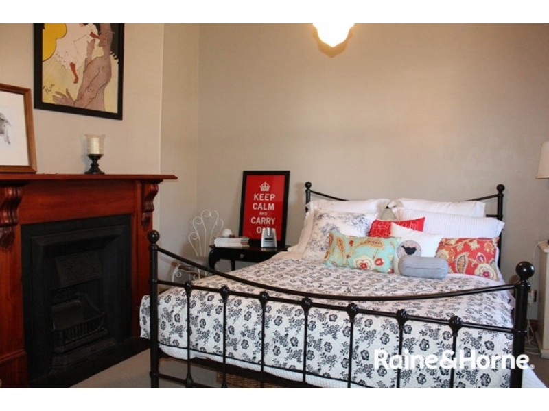 134 Seymour Street, Bathurst NSW 2795