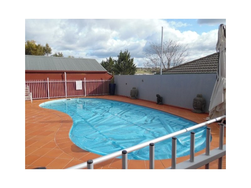 23 Freestone Way, Bathurst NSW 2795