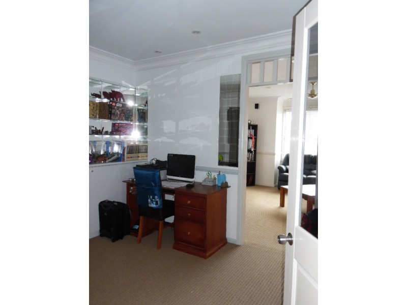 23 Freestone Way, Bathurst NSW 2795