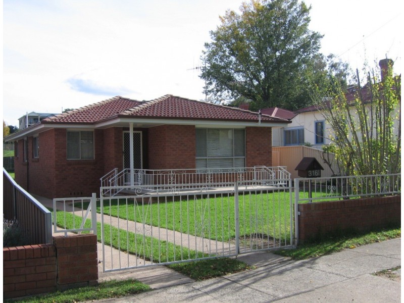 316 Piper  Street, Bathurst NSW 2795