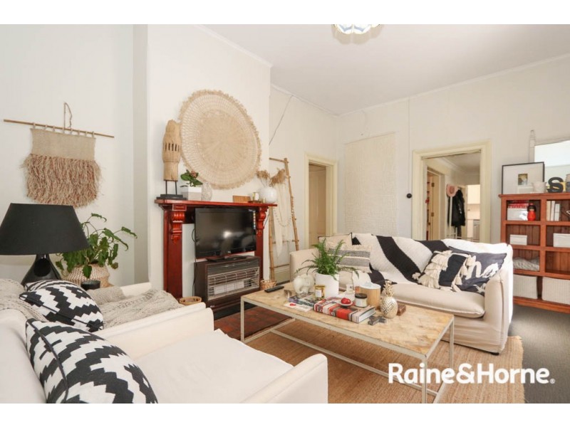 176 Piper Street, Bathurst NSW 2795
