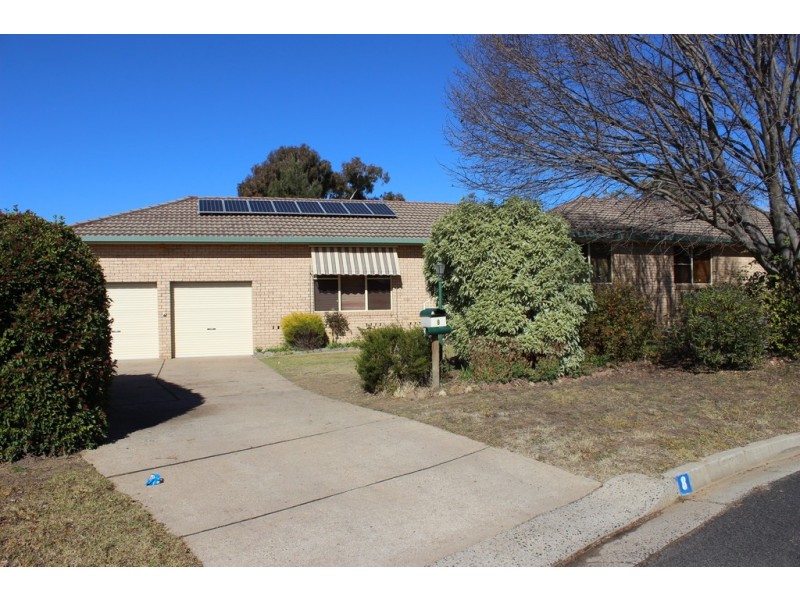 8 Northcott Dr, Bathurst NSW 2795