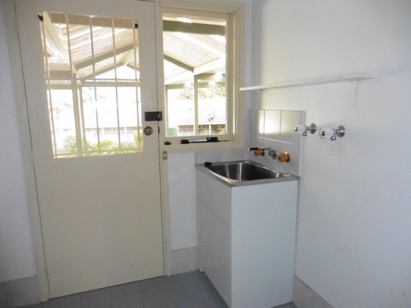 8 Northcott Dr, Bathurst NSW 2795