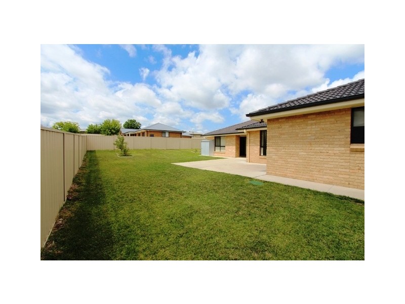 22 Riverside Retreat, Bathurst NSW 2795