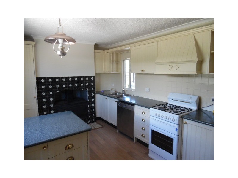 10 Henry Street, Bathurst NSW 2795