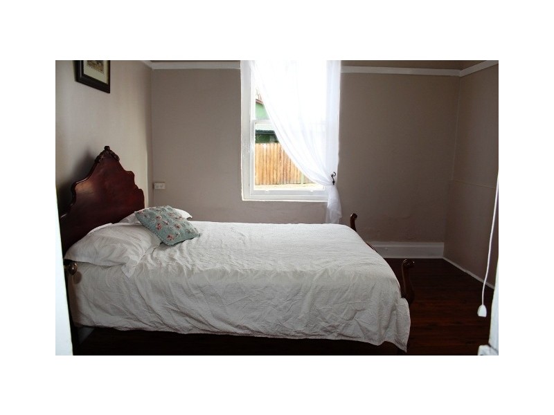 21 Vale Rd, Perthville NSW 2795
