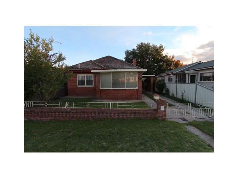 262 Rocket St, Bathurst NSW 2795