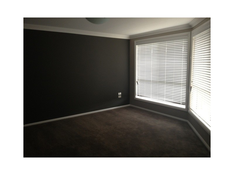 2 Billabong Close, Kelso NSW 2795