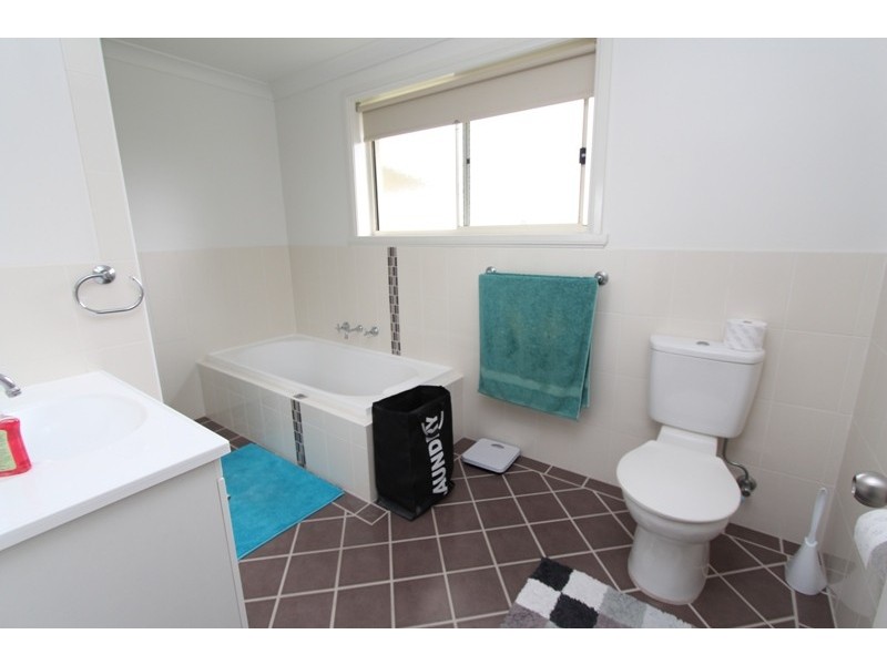 8a Blackman Court, Kelso NSW 2795