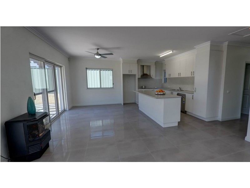 17 McGirr Street, Llanarth NSW 2795