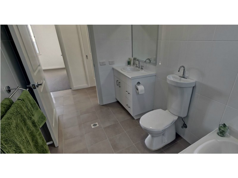 17 McGirr Street, Llanarth NSW 2795