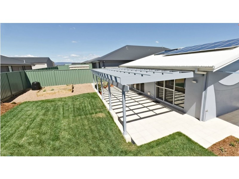 17 McGirr Street, Llanarth NSW 2795