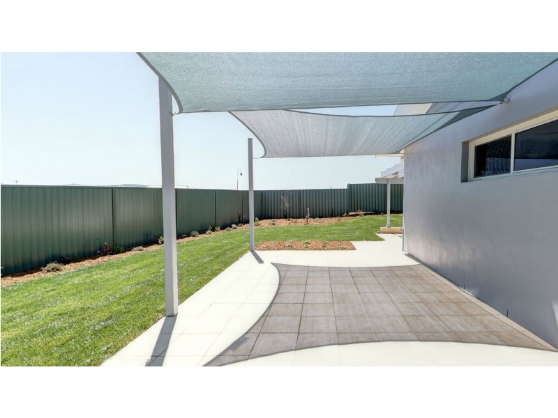 17 McGirr Street, Llanarth NSW 2795