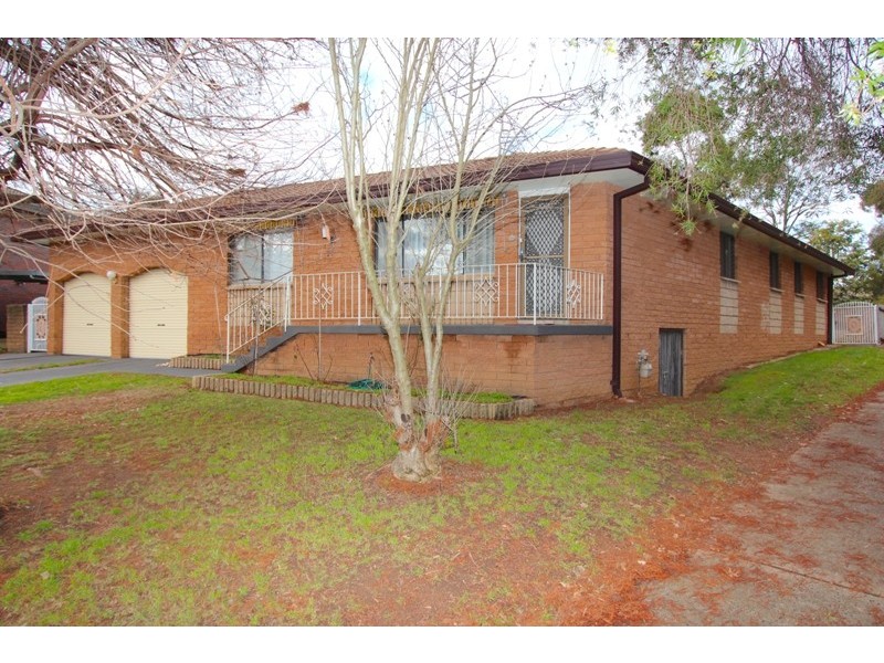 14 Uralla Circuit, Kelso NSW 2795